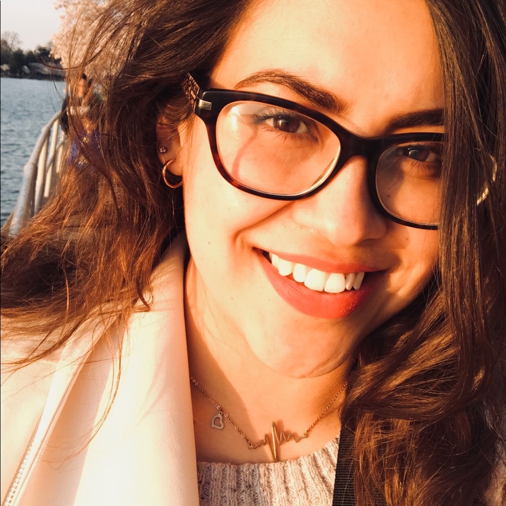 Meet your Posher, Ana